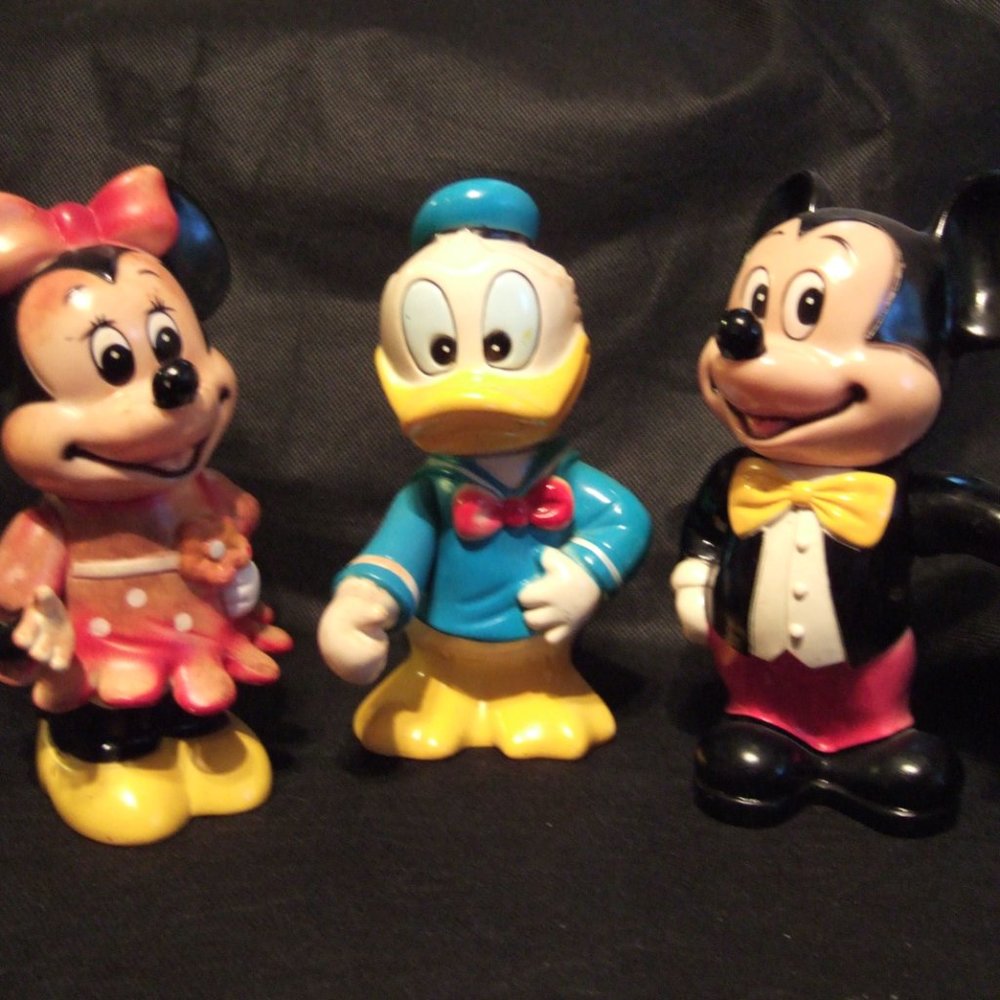VINTAGE DISNEY FIGURINE PLASTIC BANKS